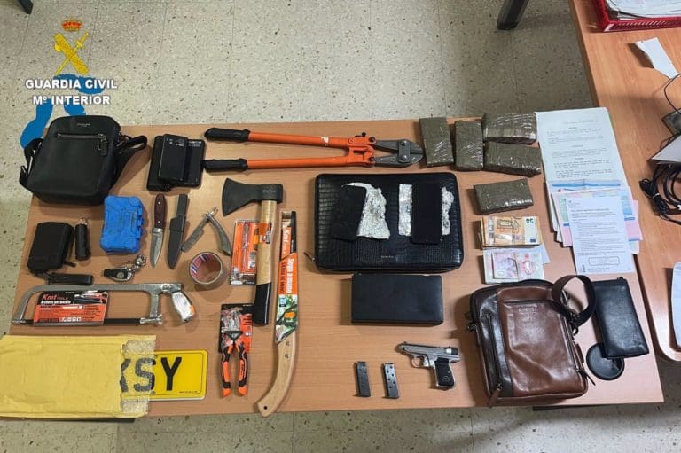 Detenido un hombre con armas de fuego acusado de intentar allanar una explotación agrícola