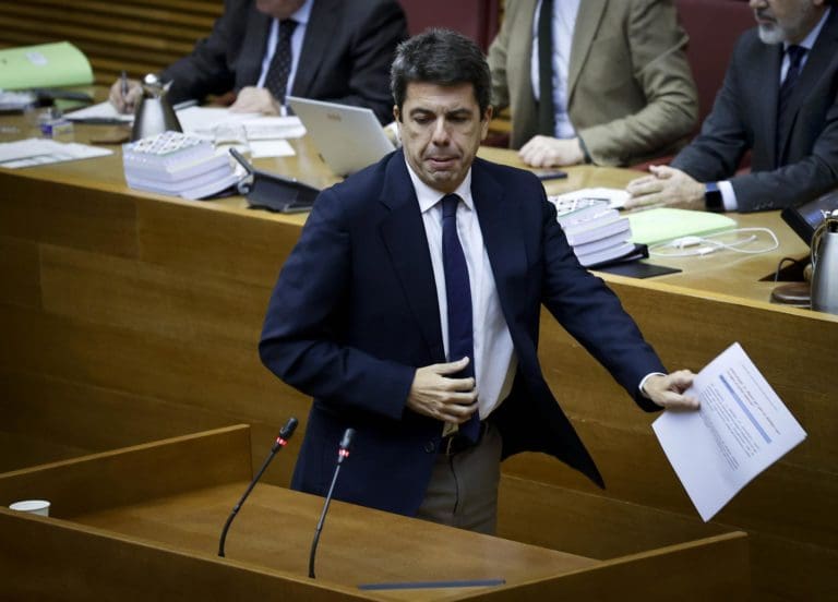 Mazón sostiene que se ‘aferra’ al ‘mandato democrático’