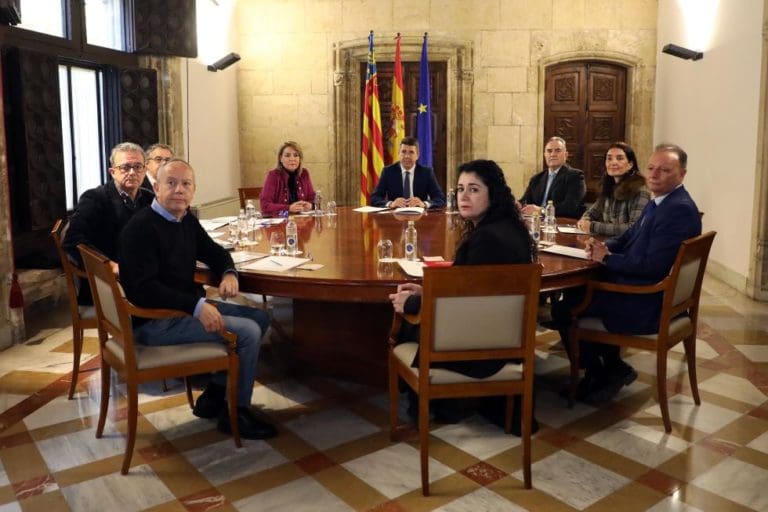 Mazón anuncia la puesta en marcha de la Mesa de Diálogo Social específica para las riadas