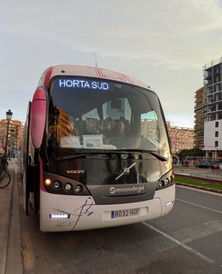 La Generalitat facilita 9.700 desplazamientos con autobuses gratuitos tras la riada