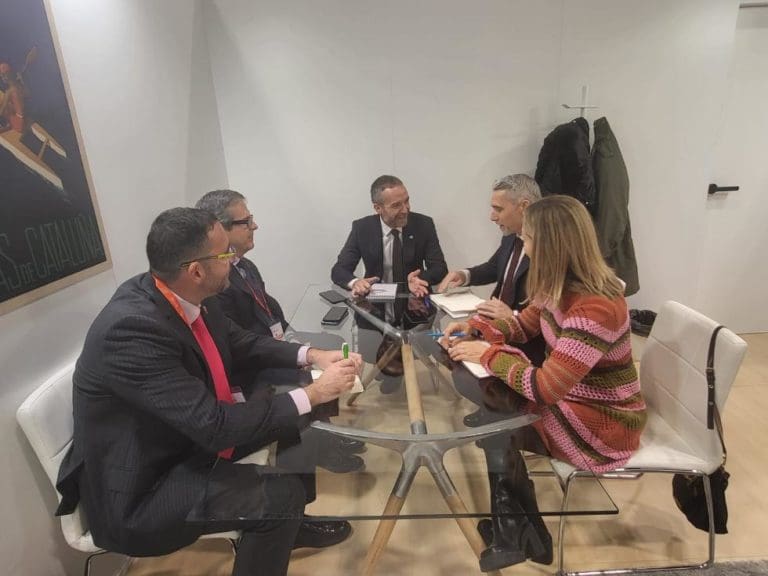 Generalitat y València acuerdan con Turespaña celebrar el 40 aniversario de la entidad en la capital