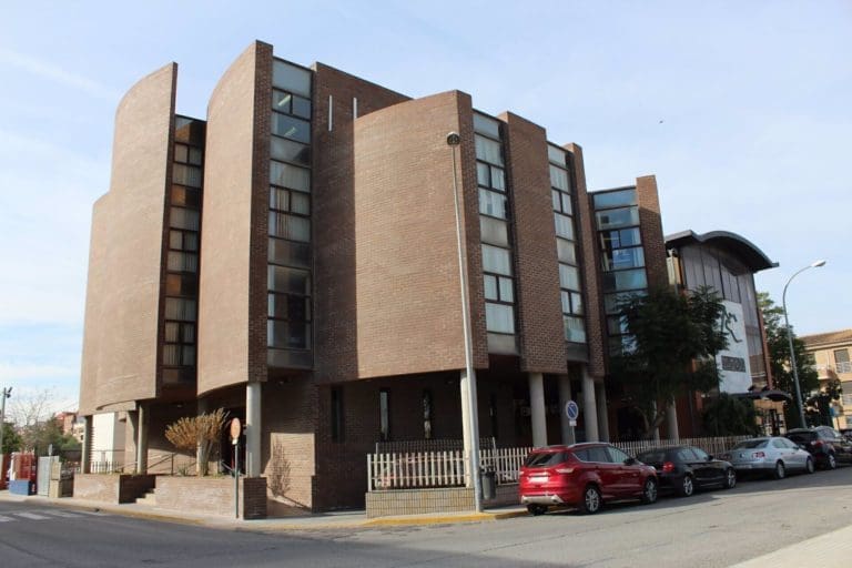 Investigan si dos policías locales daban información a sospechosos de tráfico de drogas en Bétera