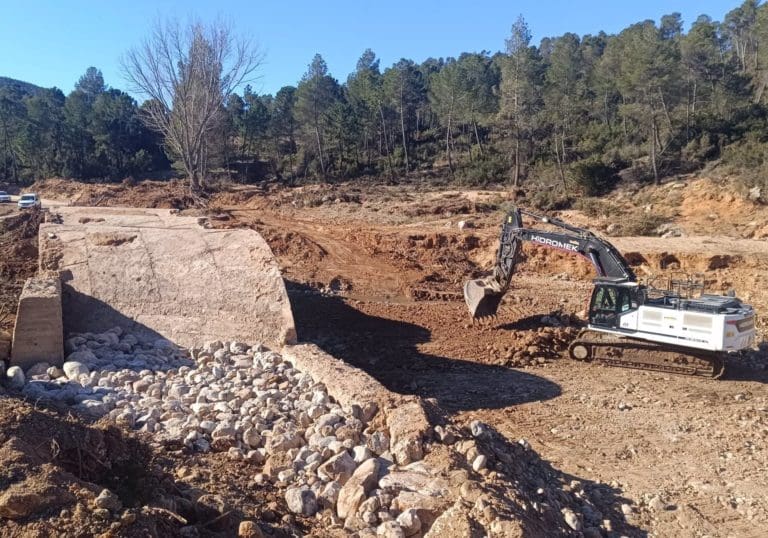 La Generalitat inicia la reconstrucción de puentes en Chera y Requena tras las inundaciones