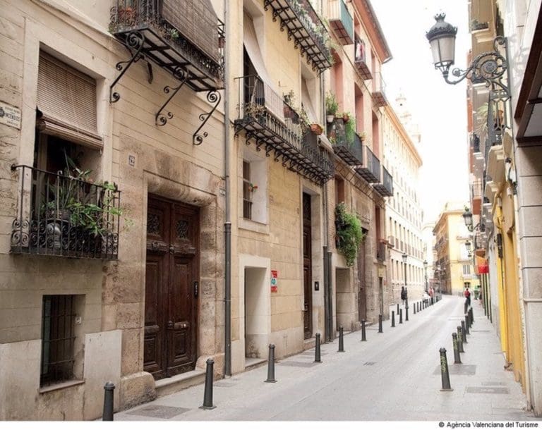 La Generalitat recurrirá el registro único de viviendas turísticas por ‘vulnerar competencias autonómicas’