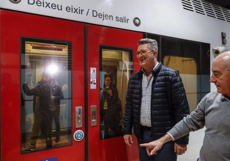 La Generalitat mantiene las rebajas y gratuidad en el transporte hasta el 30 junio aunque el Gobierno no lo cofinancie