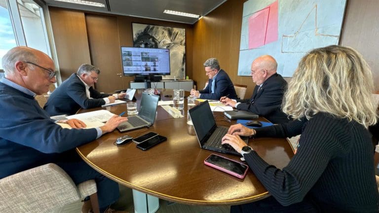 Los vecinos de 31 municipios y otros barrios afectados por la Dana podrán solicitar la tarjeta de transporte gratuito