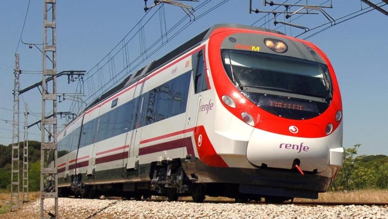 Renfe programa 2.100 trenes de Cercanías para las Fallas
