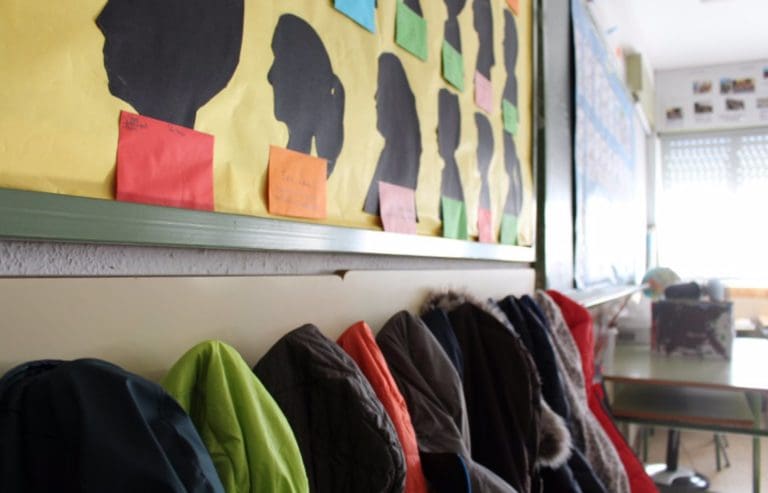 Las familias pueden comprobar desde hoy en los centros el censo provisional para la consulta sobre la lengua base