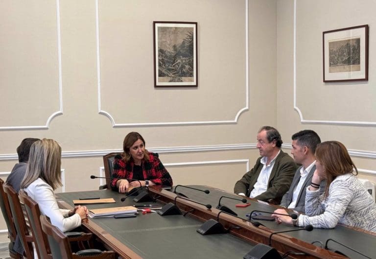 València se reúne con Hosbec para trasladarles la nueva norma de alojamientos turísticos