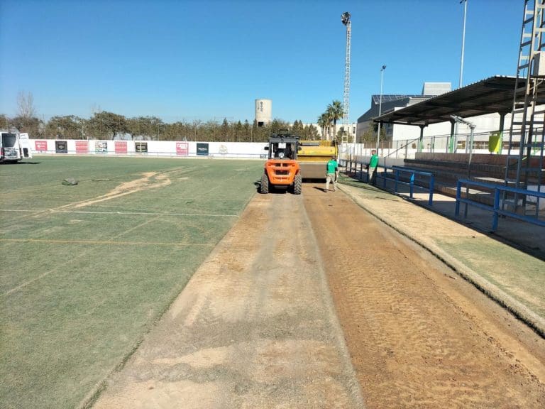 El Villarreal CF y la fundación Trinidad Alfonso rehabilitarán el campo de fútbol de Catarroja afectado por la Dana