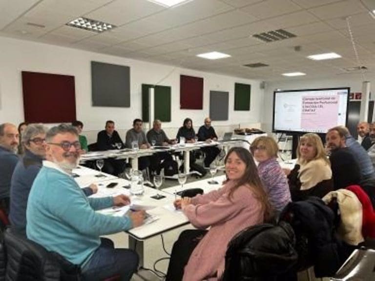 Educación reactiva los 20 consejos territoriales de formación profesional para mejorar la implantación de la FP dual