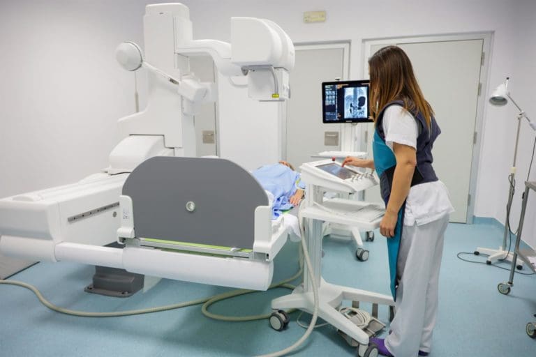 La Fe invierte más de 1,4 millones de euros en tres nuevas salas de radiología equipadas con tecnología punta