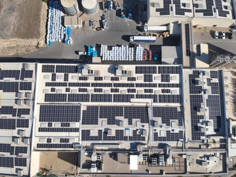 Edison Next instala una planta fotovoltaica de 6.000 m2 para Faerch en Buñol