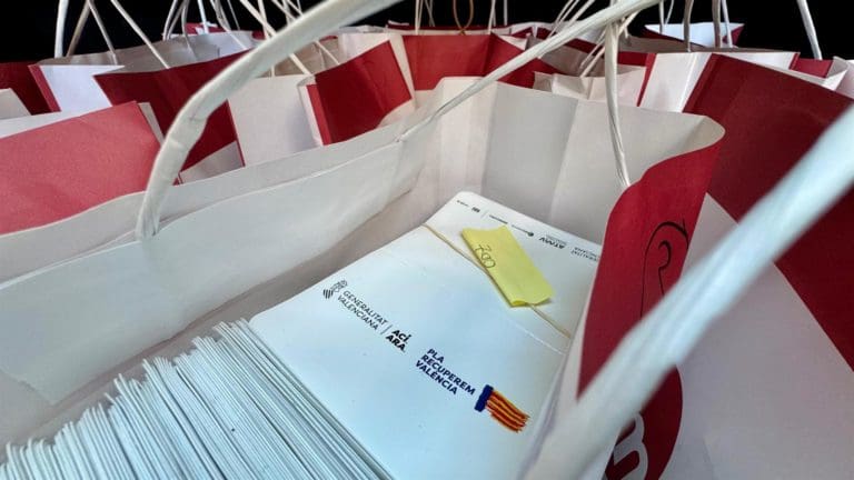 La Generalitat asegura que ‘nadie’ que pida la tarjeta de transporte gratuito por la dana se quedará sin ella