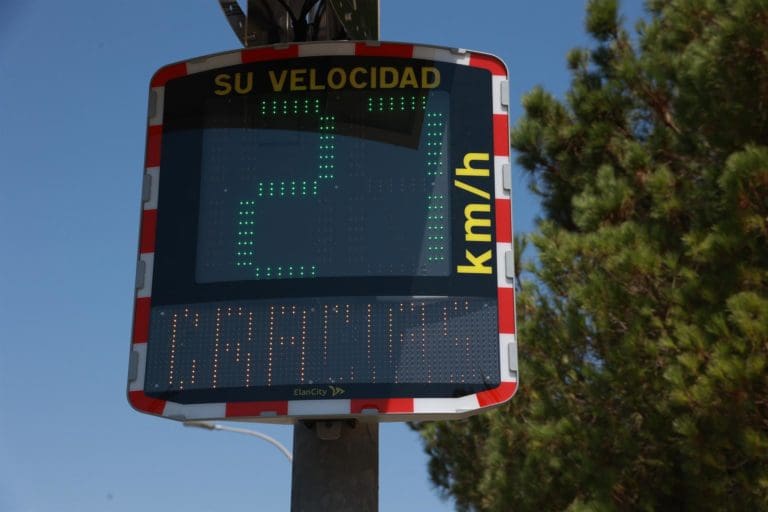 Tráfico investiga la vandalización de 7 radares, uno en la Comunitat Valenciana