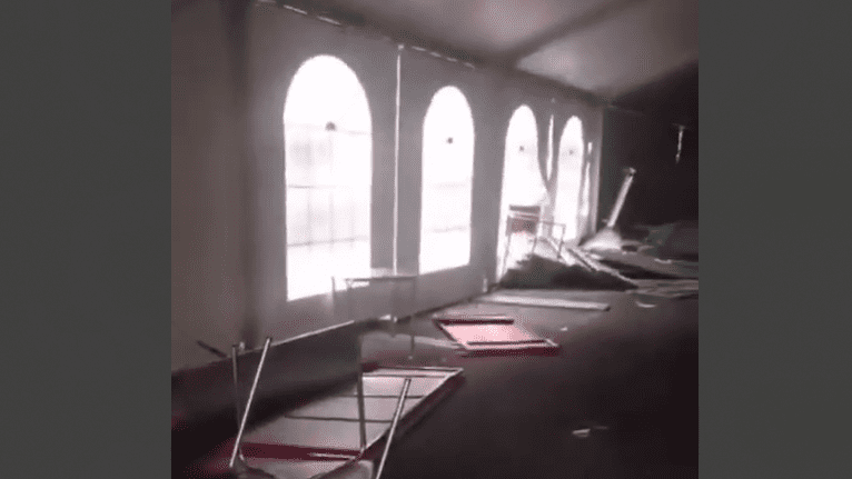 Destrozos carpa Falla Regne de Valencia Ciscar