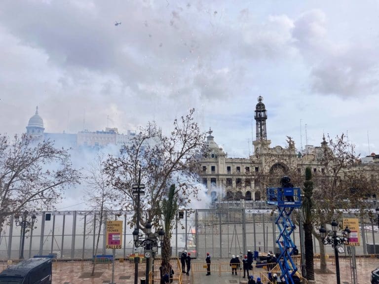 Primera mascletà de las Fallas 2025.