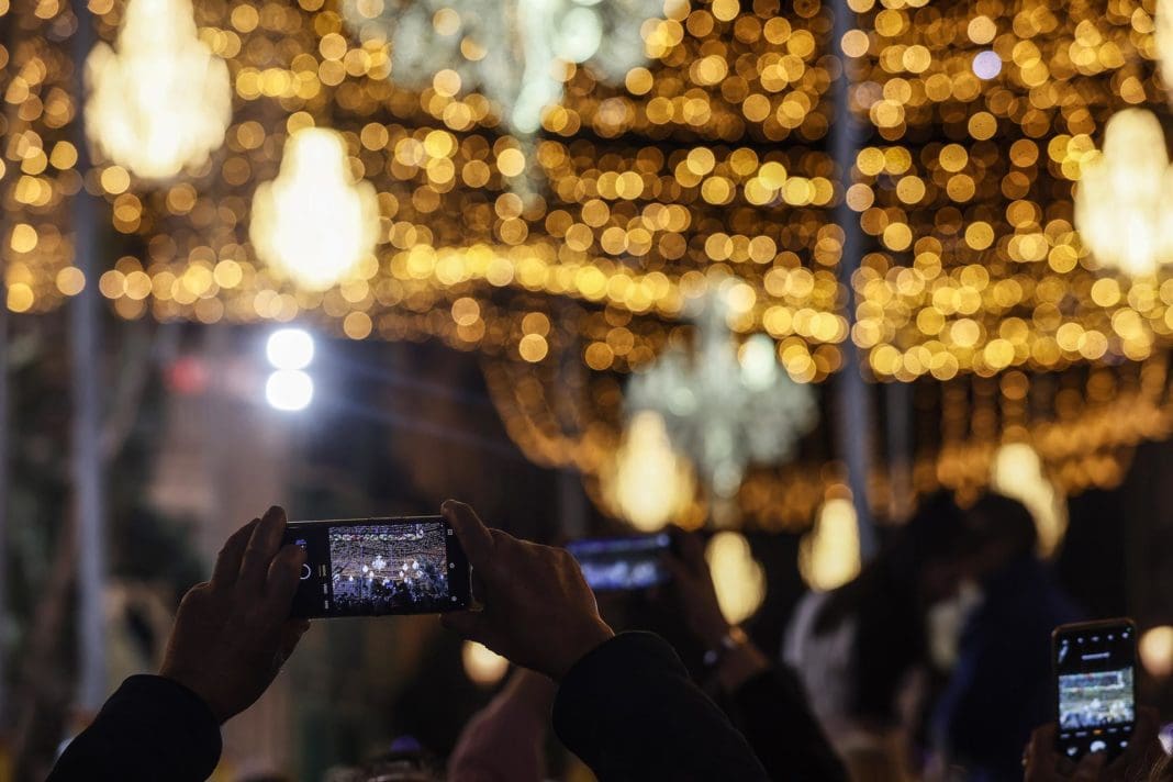 Premio calles iluminadas. Inauguración de la iluminación de la falla Cuba-Puerto Rico.