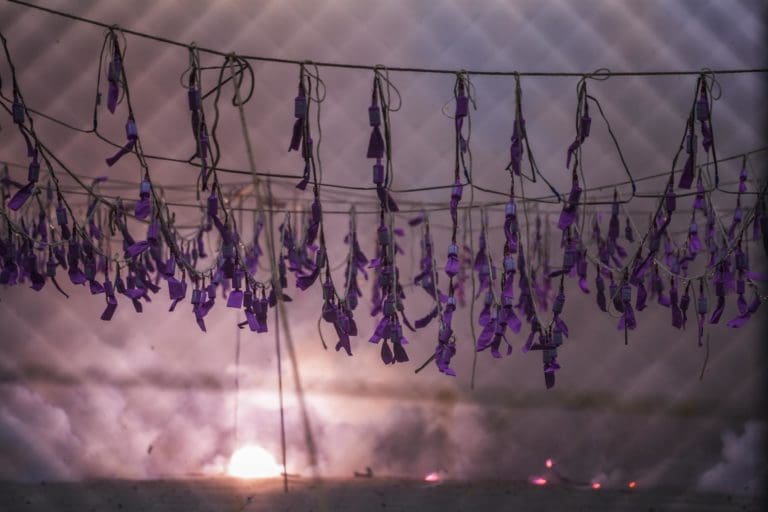 Nuria Martí se despide con la ‘mascletà’ del 8M y tiñe el cielo de morado al ‘ritmo de las bandas’
