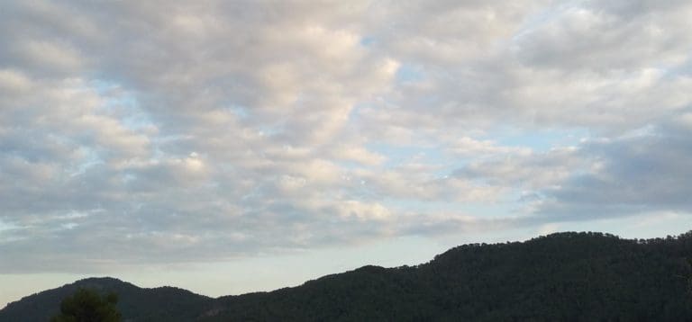 La Comunitat vive un domingo con intervalos nubosos y probabilidad de tormentas en el interior