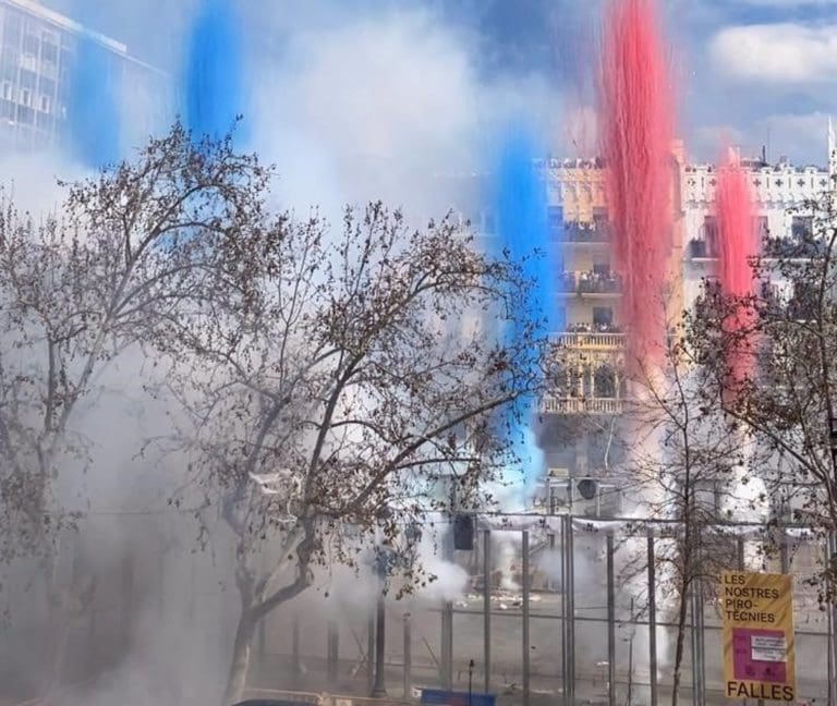 La Alpujarreña hace temblar la plaza con su ‘martillo de Thor como salva’