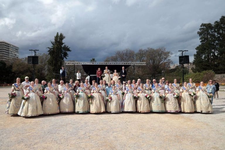 València homenajea a sus falleras mayores y les dedica una plaza entre l’Albereda y el puente l’Assut de l’Or