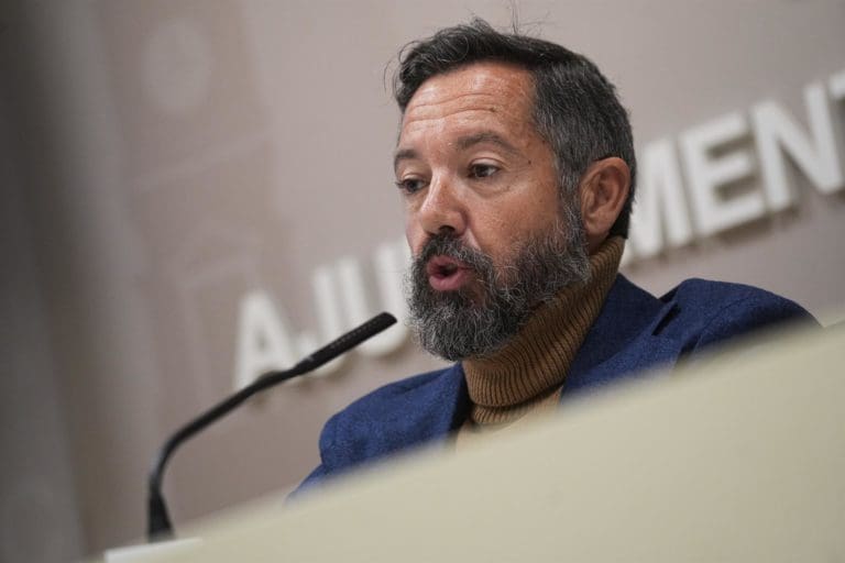 Badenas se dio de baja de Vox el 6, mantendrá el acta y denuncia ante el partido a dos miembros de la dirección