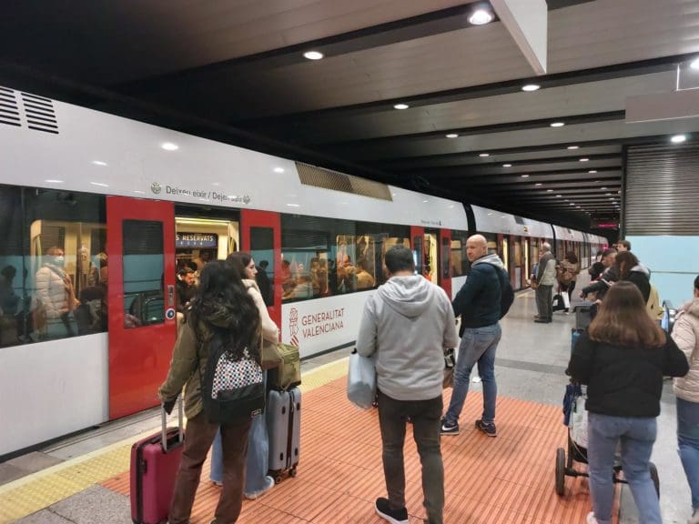 Los sindicatos mantienen la huelga de Metrovalencia tras terminar sin acuerdo la última reunión