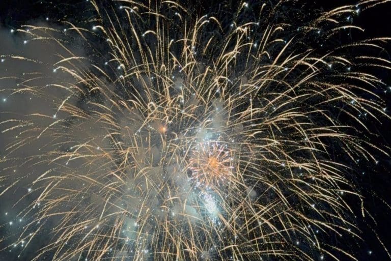 Hermanos Caballer prepara una Nit del Foc con 1.405 kilos de material pirotécnico para dar paso al día grande