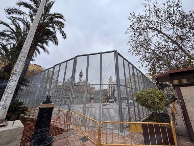 El Ayuntamiento de Valencia movilizó más de 5.300 vallas peatonales durante las Fallas