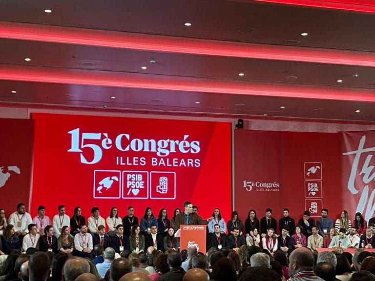 Sánchez carga contra ‘el pacto del Ventorro’ entre Mazón y Vox y dice que Feijóo quiere extenderlo