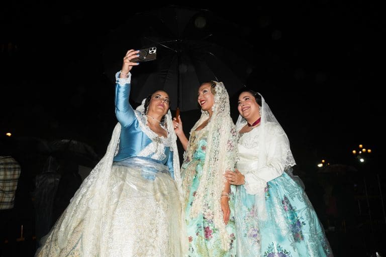 Más de 15.000 personas se descargaron la app para seguir la Ofrenda de Fallas en tiempo real