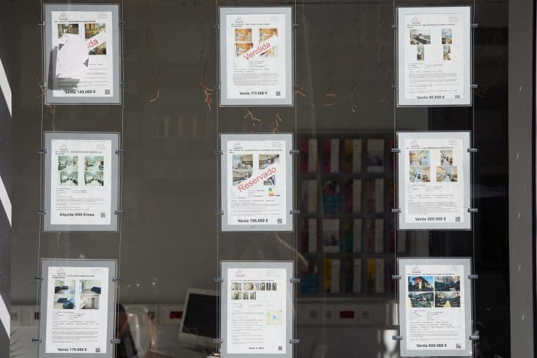 Una familia necesitaría ahorrar 28 años en València para conseguir la entrada de una vivienda