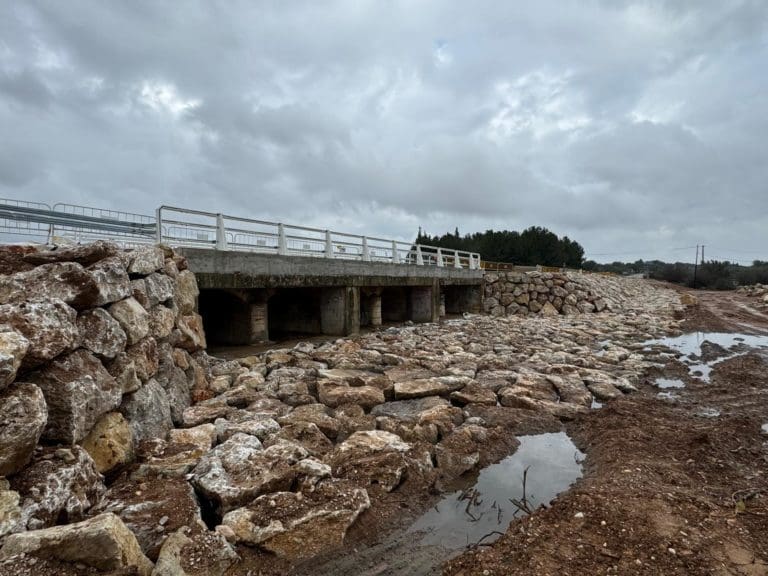 La Generalitat restablece la circulación sin restricciones en uno de los puentes de la CV-50 en Cheste tras concluir las obras de emergencia