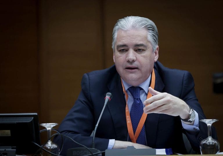 El fiscal superior, preocupado por los delitos contra la libertad sexual y por el acceso precoz de menores al porno