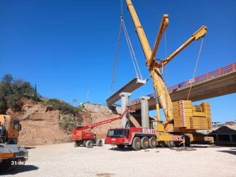 La Generalitat avanza en la última fase de reconstrucción del puente de la CV-36 derribado por la Dana