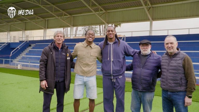 El Valencia CF y los Chicago Bears de la NFL unen fuerzas para hacer frente a los efectos de la dana