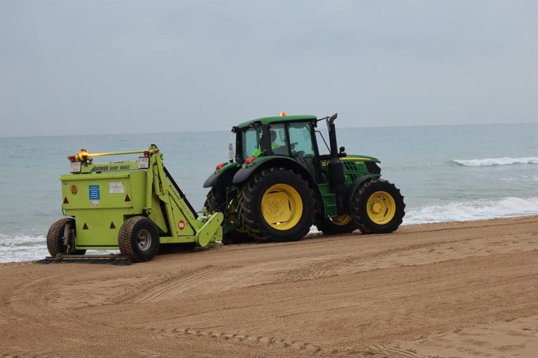 La Diputación de València reforzará la limpieza de playas tras la acumulación de residuos por las lluvias de marzo
