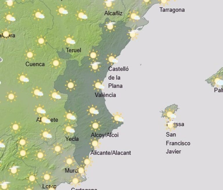 Cielos poco nubosos y posibles lluvias débiles en el interior de la Comunitat este domingo