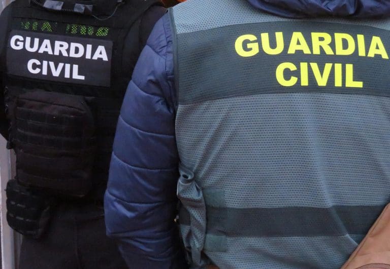 Un guardia civil fuera de servicio detiene al autor de un hurto tras una persecución en plena calle