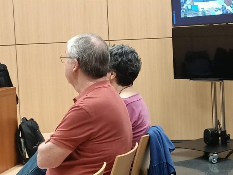 La doctora acusada de estafar a lesionados medulares con una técnica no autorizada se enfrenta a cuatro años de cárcel