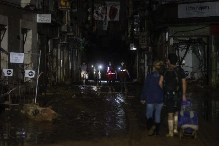 Generalitat exige a Compromís que rectifique y afirma que no había confirmación oficial de víctimas a las 20.33 del 29O