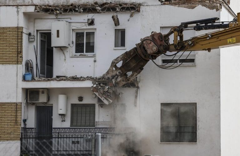 La Generalitat lleva adjudicados 400 contratos de emergencia con 296 empresas para la reconstrucción tras la dana