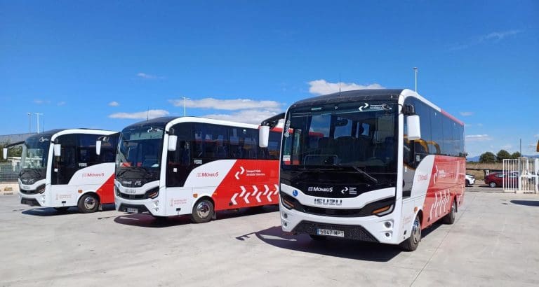 Arranca el nuevo servicio público de autobuses para conectar Los Serranos, Rincón de Ademuz y Camp de Túria