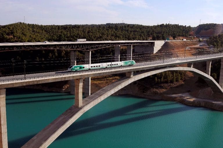 El Gobierno licitará por 37 millones el mantenimiento de instalaciones de energía en AVE de Madrid a Valencia y Alicante
