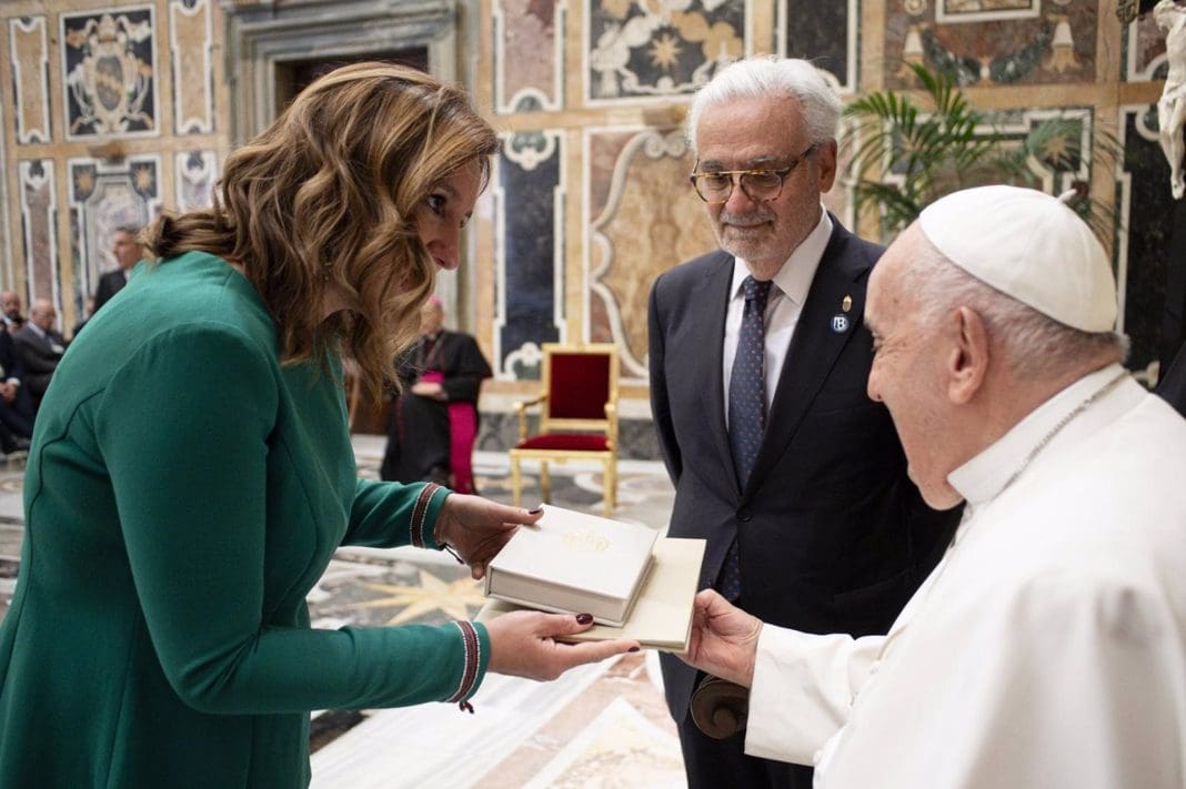 21/04/2025 El Ayuntamiento decreta tres días de luto oficial por el fallecimiento del Papa Francisco SOCIEDAD AYUNTAMIENTO DE VALÈNCIA
