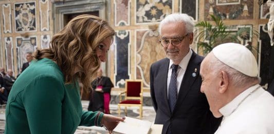 21/04/2025 El Ayuntamiento decreta tres días de luto oficial por el fallecimiento del Papa Francisco SOCIEDAD AYUNTAMIENTO DE VALÈNCIA