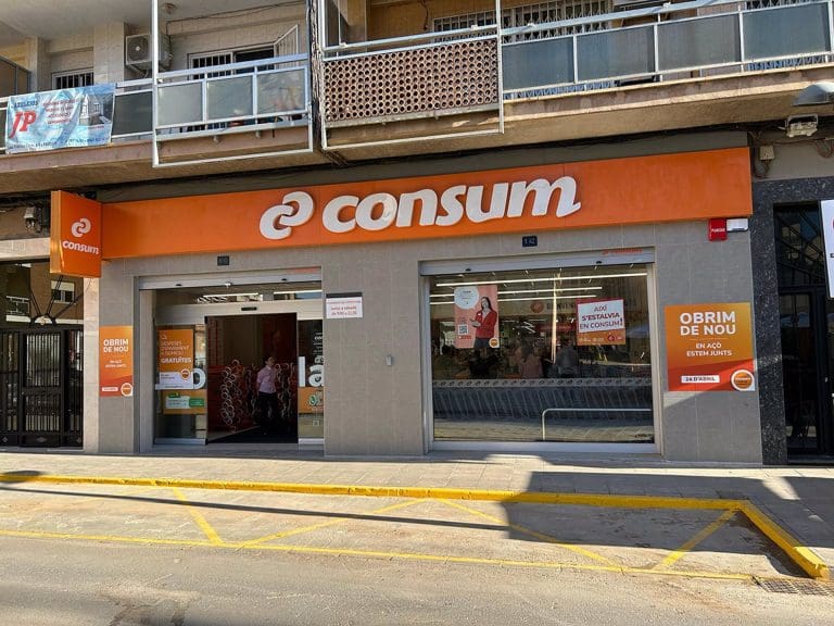 Consum reabre la última de las tres tiendas afectadas por la dana en Paiporta