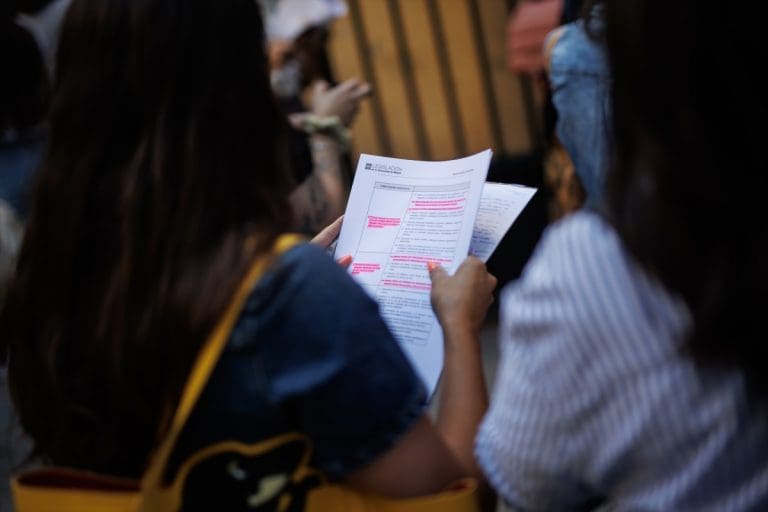 Generalitat avanza en planificar la OPE 2025 con novedades en promoción interna y un calendario de exámenes anticipado