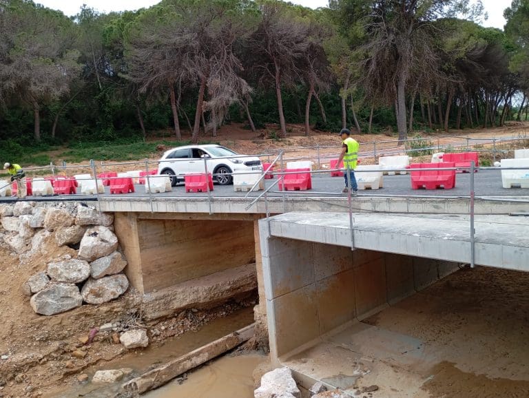 La Generalitat abre un carril del nuevo paso sobre el barranco del Murtal en Godelleta